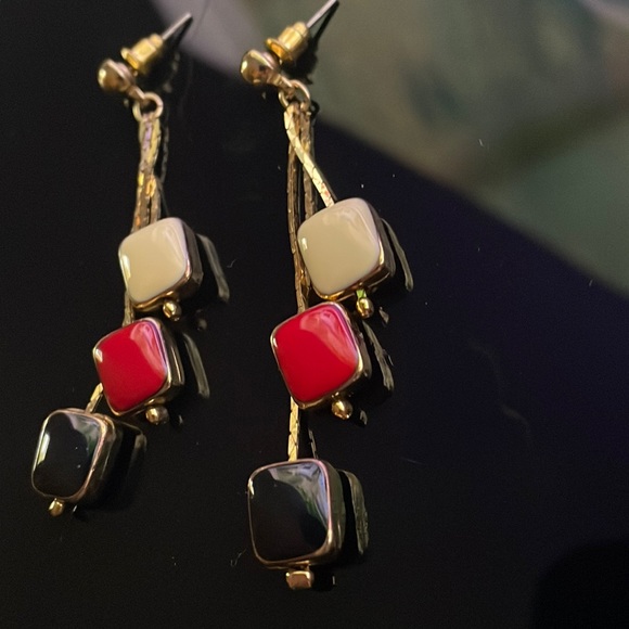 Earring Pair - Picture 2 of 8